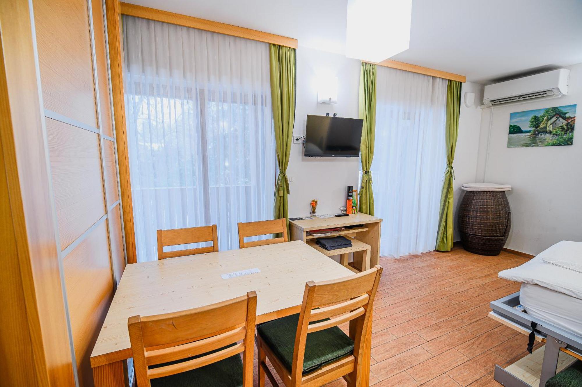 Apartments Maleric With Indoor Pool And Wellness Dragatuš Rom bilde