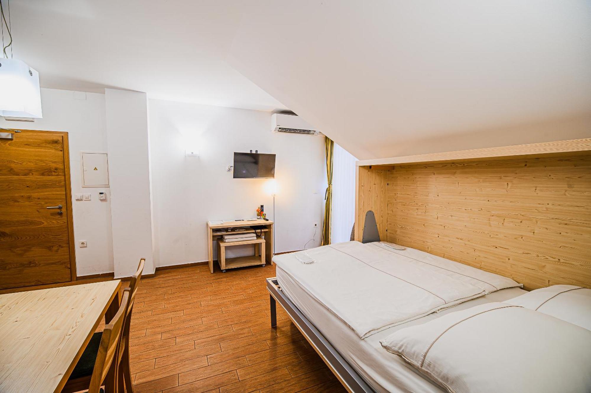 Apartments Maleric With Indoor Pool And Wellness Dragatuš Rom bilde