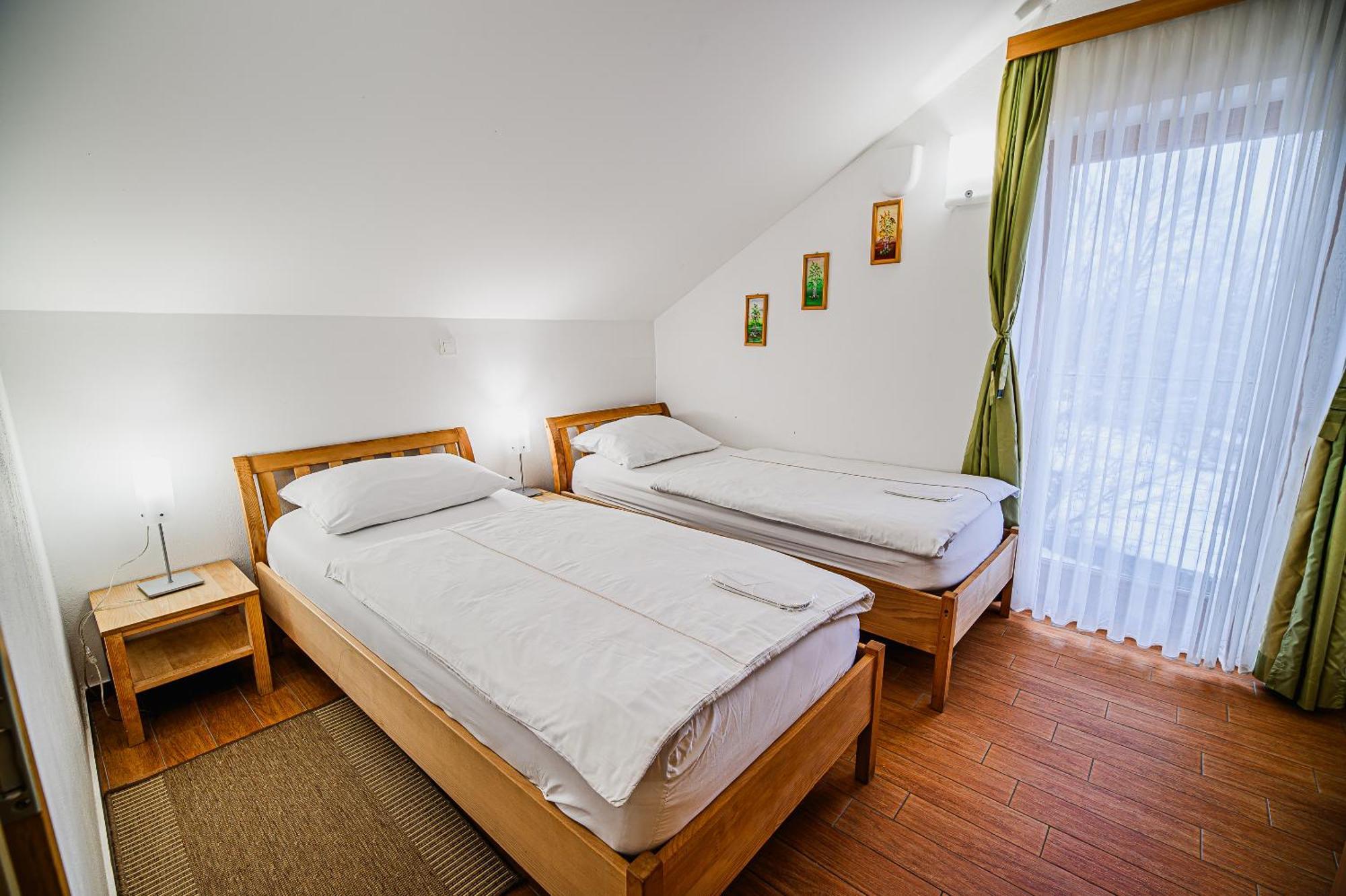 Apartments Maleric With Indoor Pool And Wellness Dragatuš Eksteriør bilde