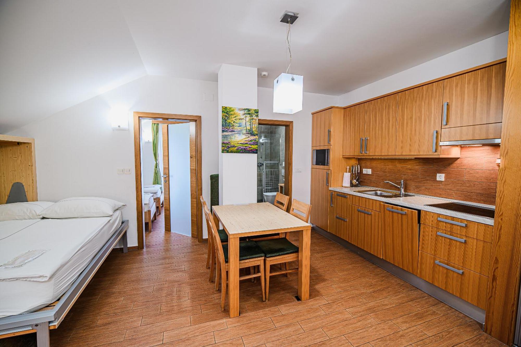 Apartments Maleric With Indoor Pool And Wellness Dragatuš Rom bilde
