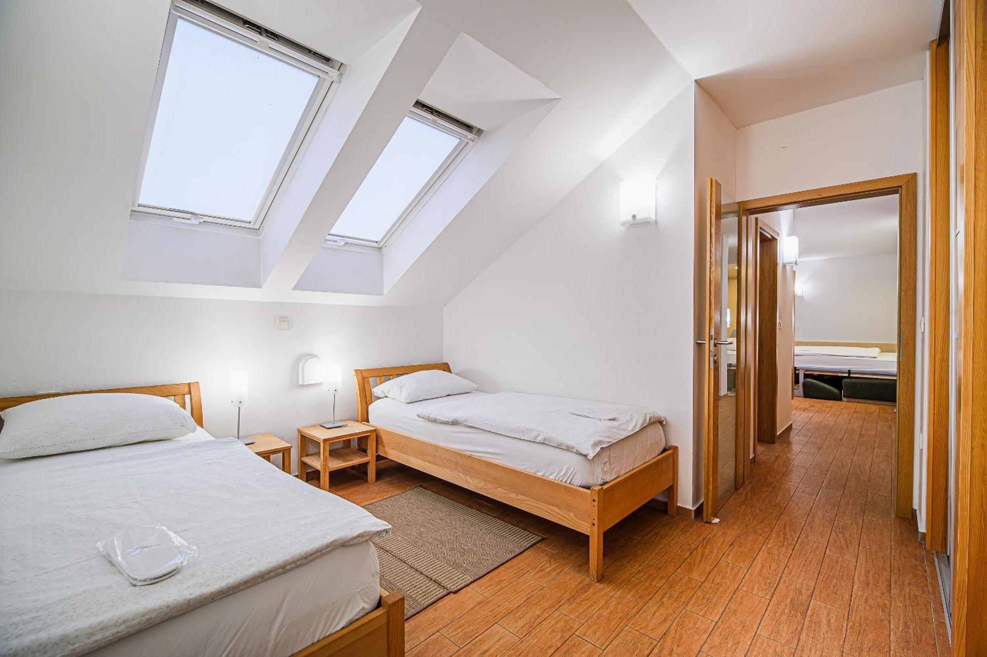 Apartments Maleric With Indoor Pool And Wellness Dragatuš Rom bilde