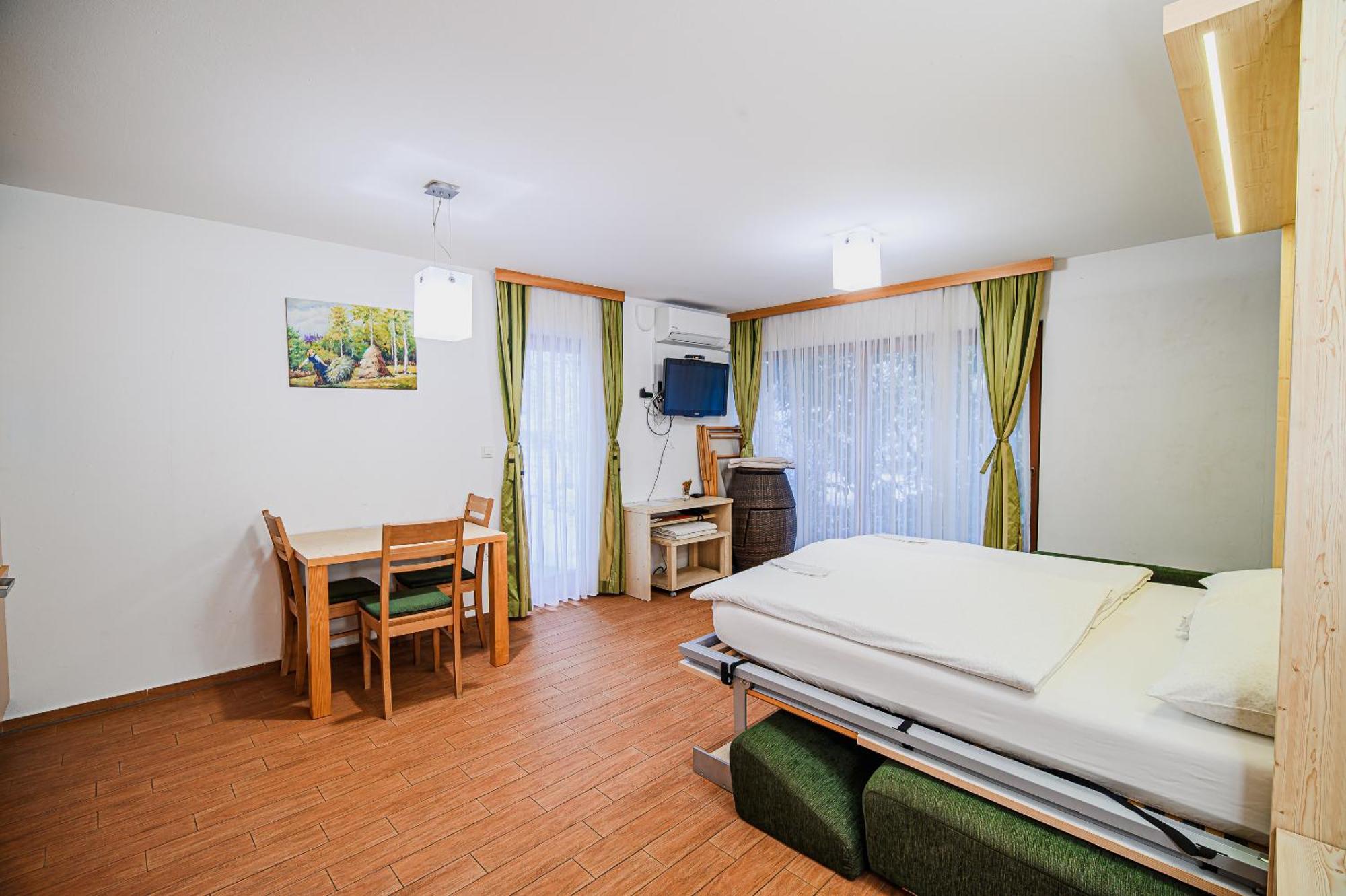 Apartments Maleric With Indoor Pool And Wellness Dragatuš Rom bilde